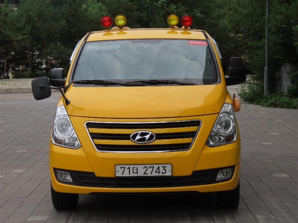 HYUNDAI Starex 2016