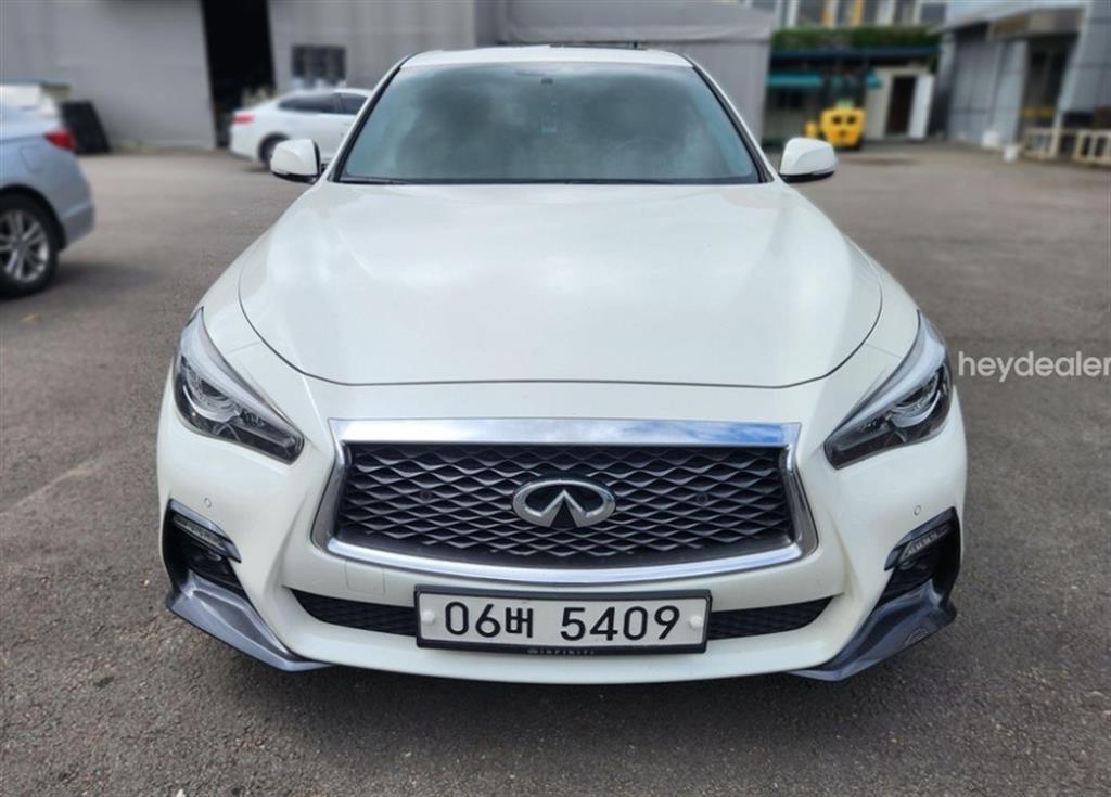 Infiniti Q