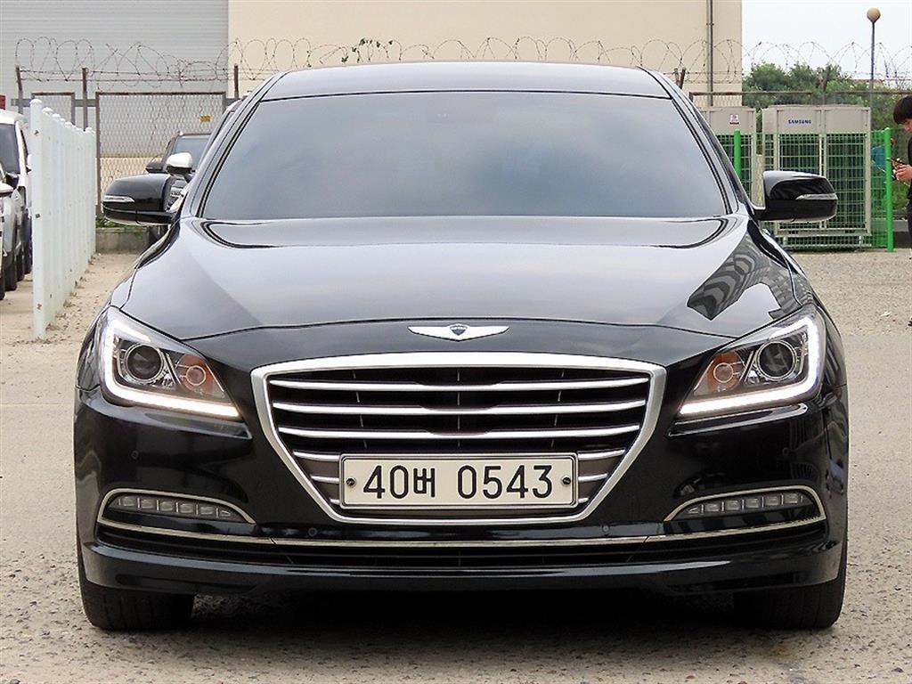 HYUNDAI Genesis