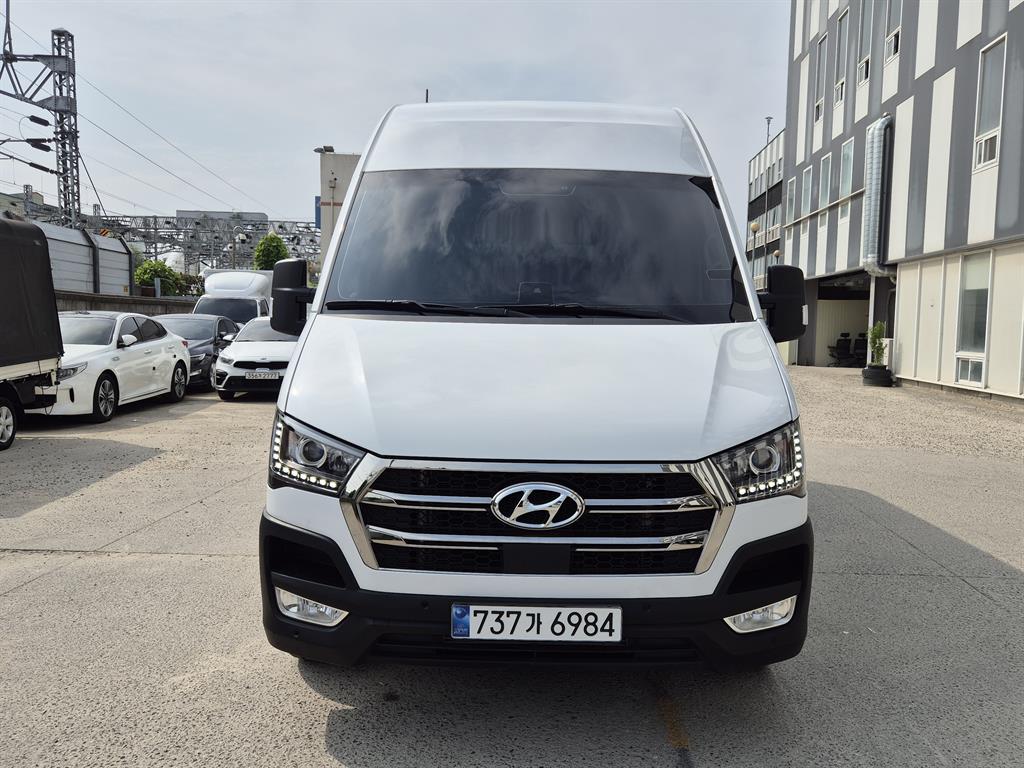 HYUNDAI Solati