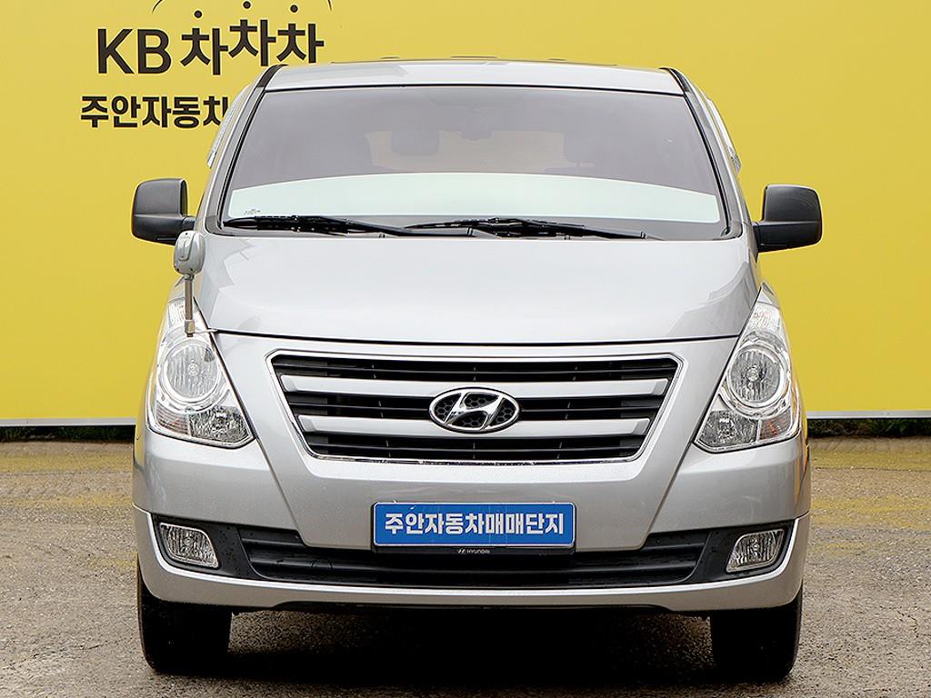 HYUNDAI Starex 2016
