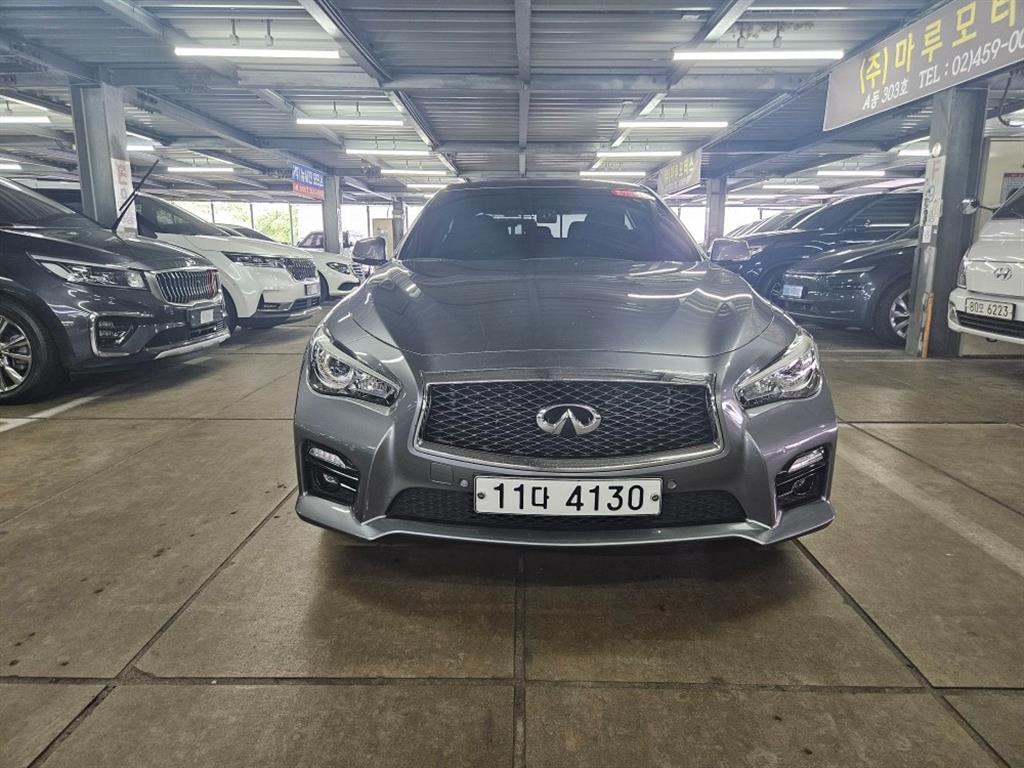 Infiniti Q