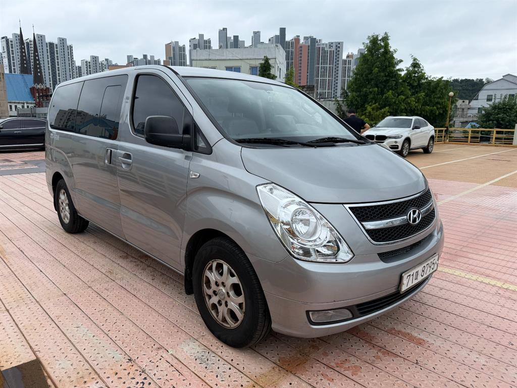 HYUNDAI Starex 2013