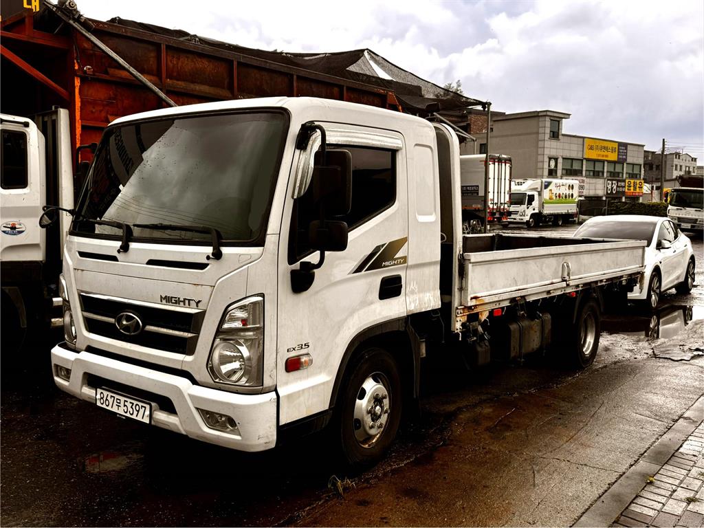 medium and large cargo Cargo