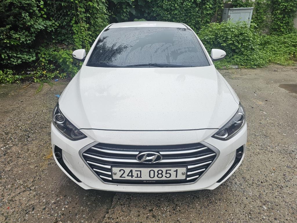HYUNDAI Avante 2016 — Zona Franca Iquique