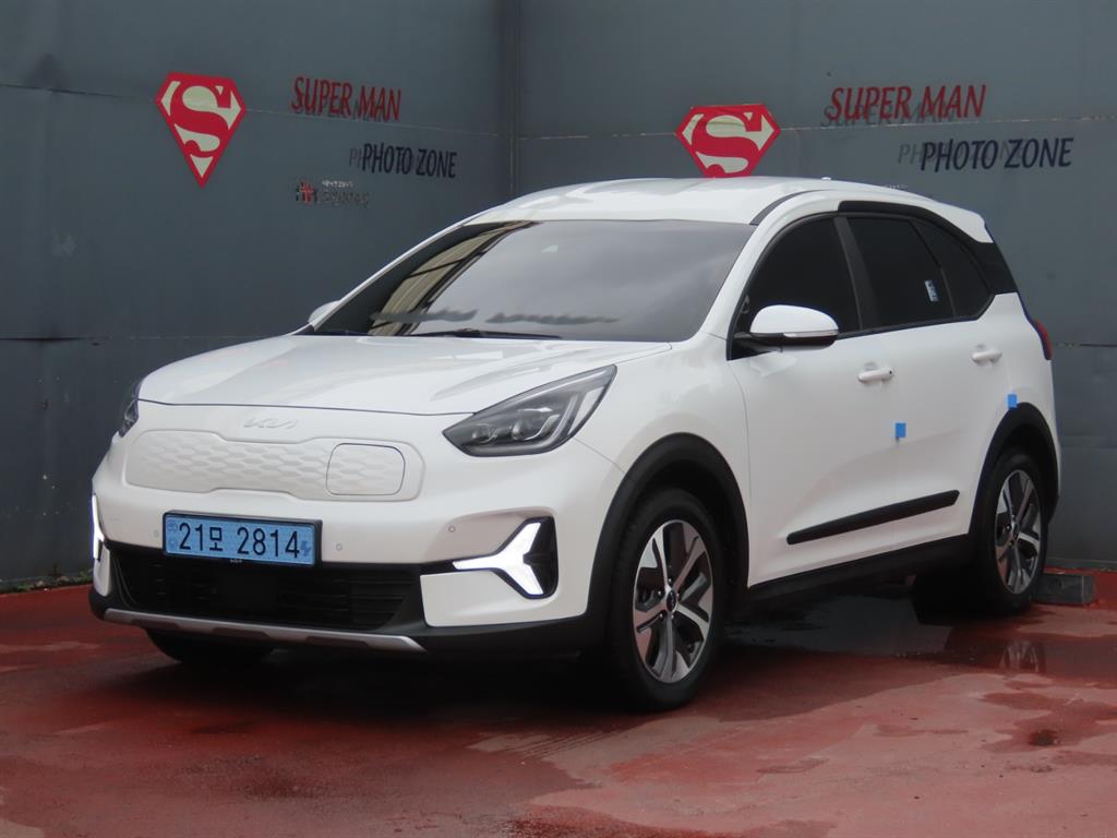 KIA Niro 2023 — Zona Franca Iquique