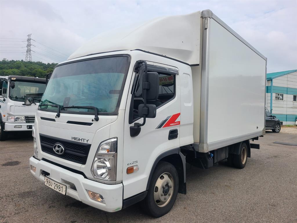 medium and large cargo truck