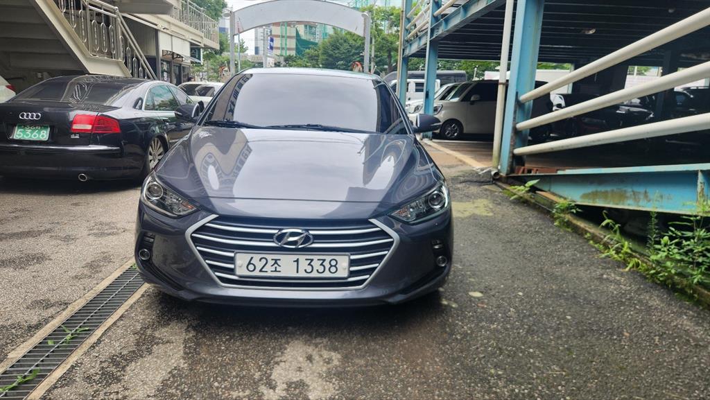 HYUNDAI Avante 2017 — Zona Franca Iquique