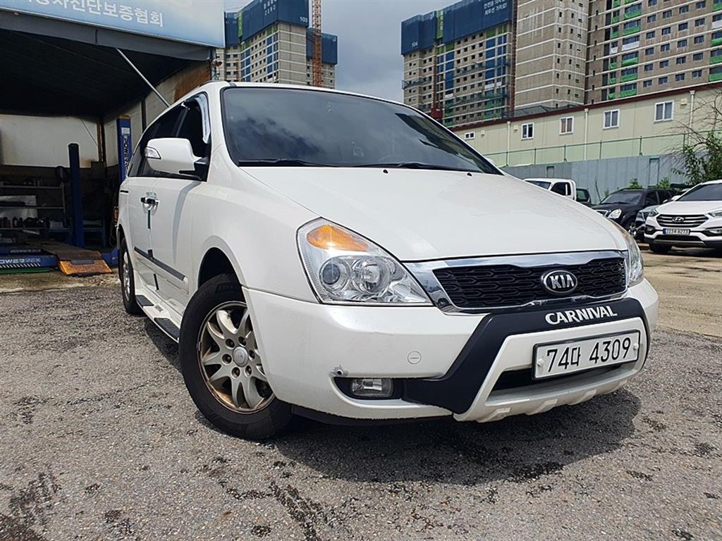 KIA Carnival 2012