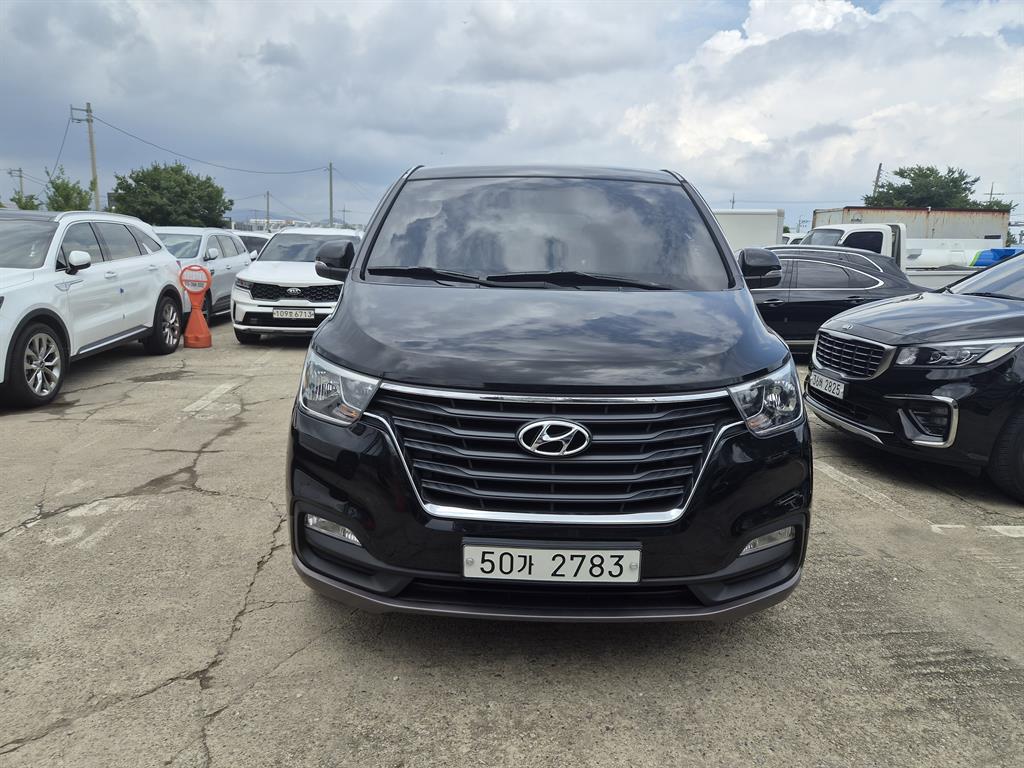 HYUNDAI Starex 2018 — Zona Franca Iquique