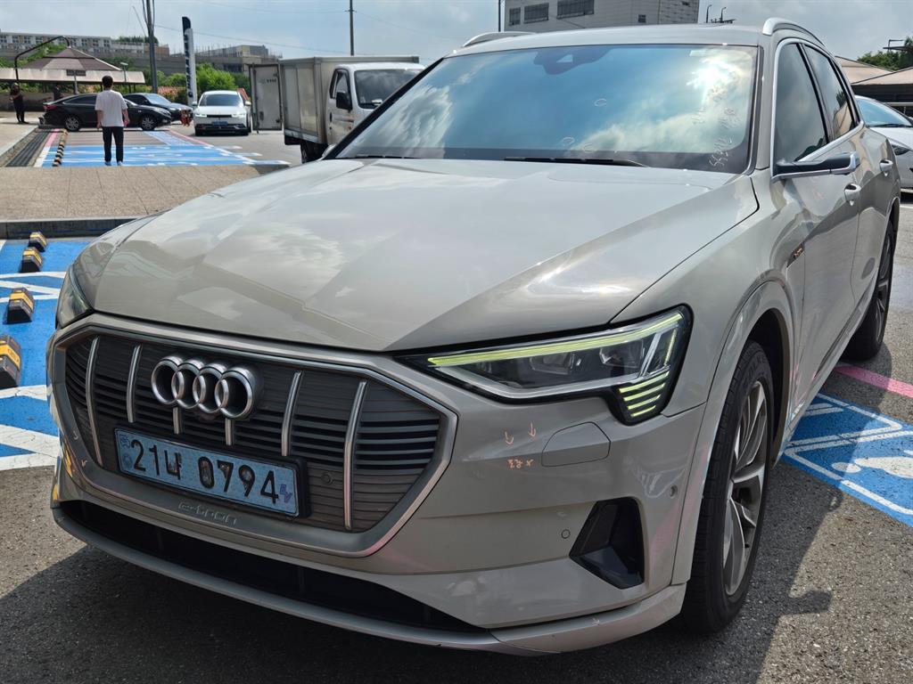 Audi e-Tron 55 quattro