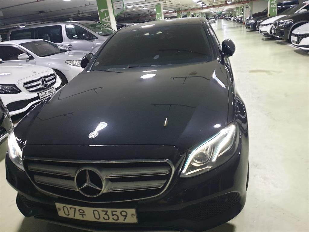 Mercedes Benz E class 2016 — Zona Franca Iquique