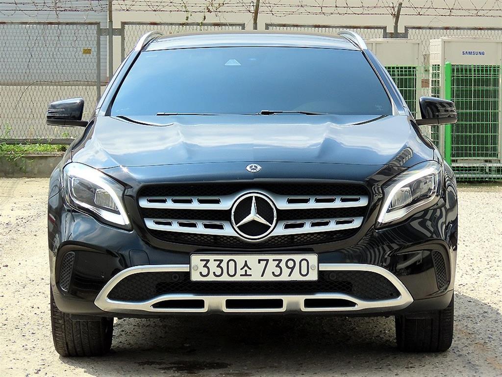 Mercedes Benz GLA Class