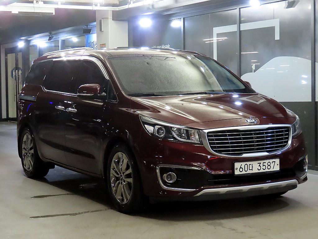 KIA Carnival 2015 — Zona Franca Iquique