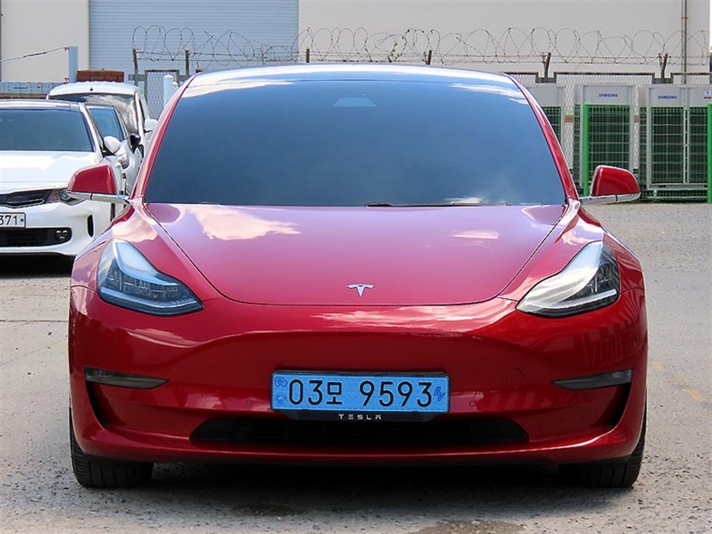 Tesla Model 3 long range