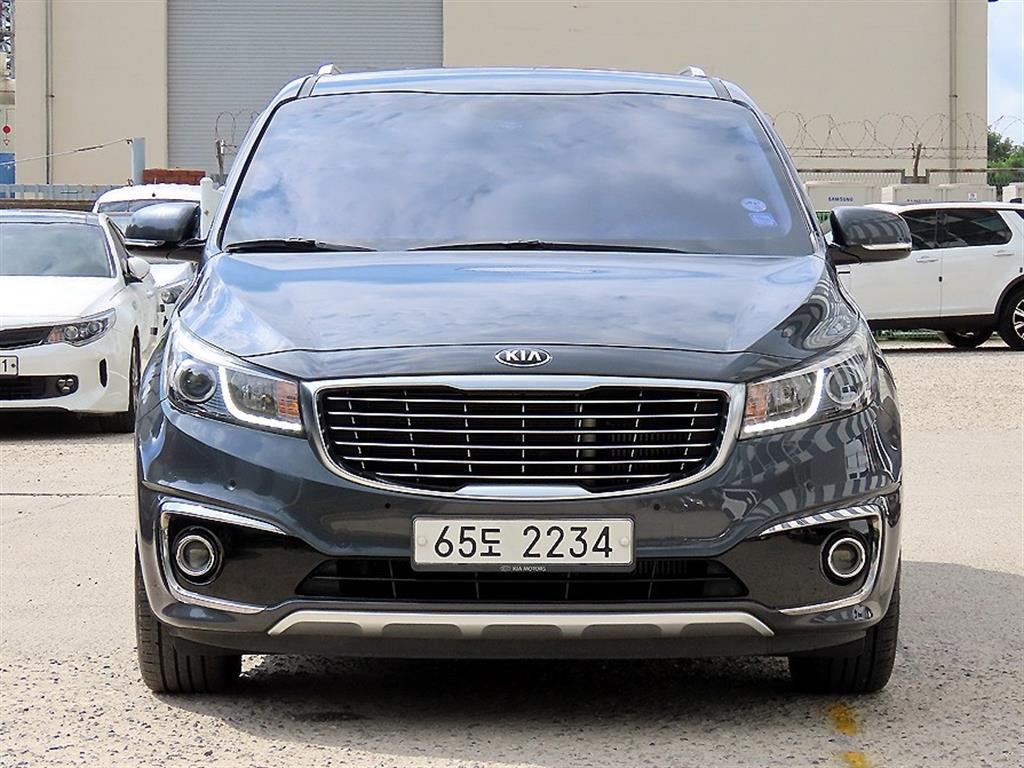 KIA Carnival