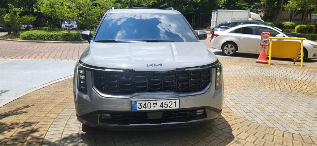 KIA Carnival 2025 — Zona Franca Iquique