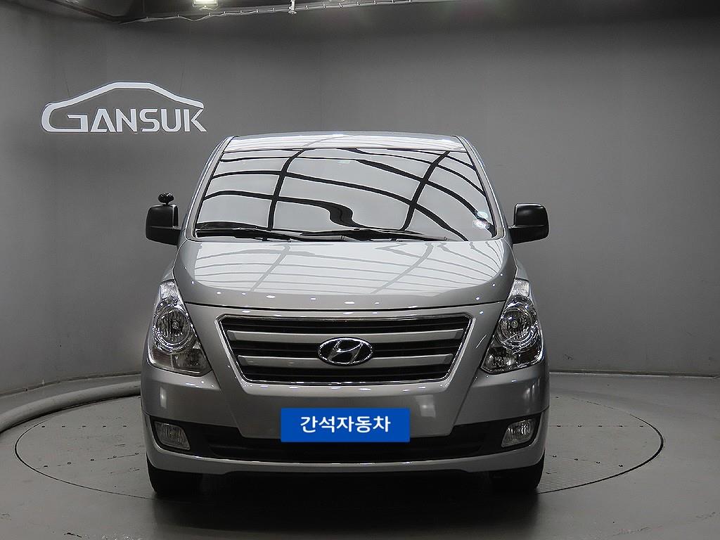 HYUNDAI Starex 2016