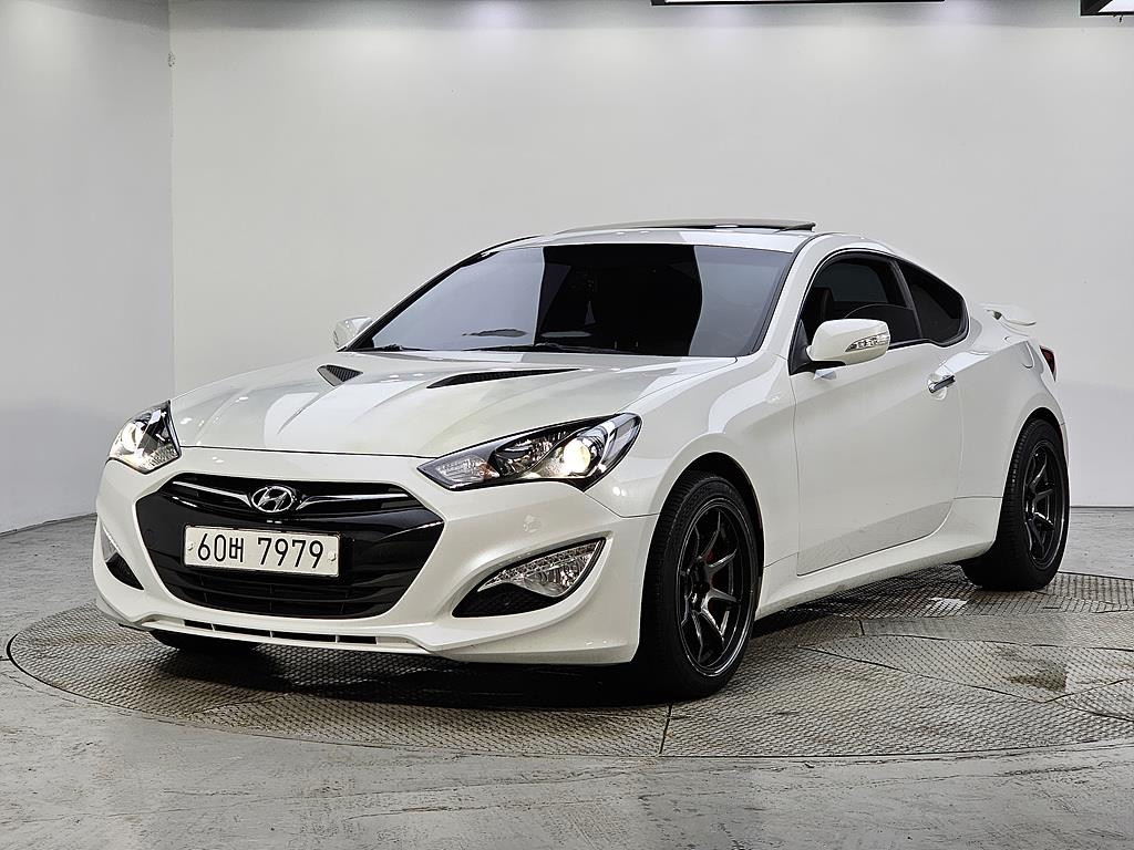 HYUNDAI Genesis