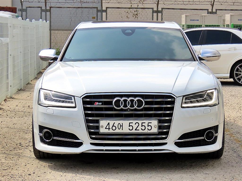 Audi S8