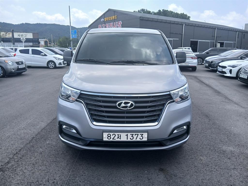 HYUNDAI Starex 2020