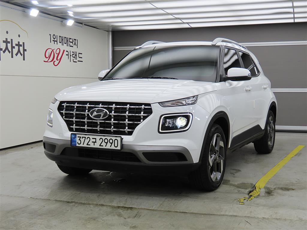HYUNDAI Venue