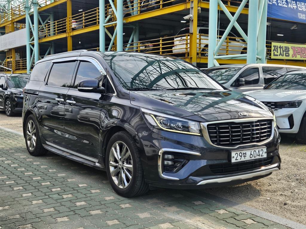 KIA Carnival 2019