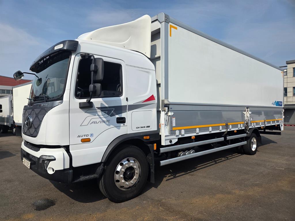 medium and large cargo truck 2023 — Zona Franca Iquique