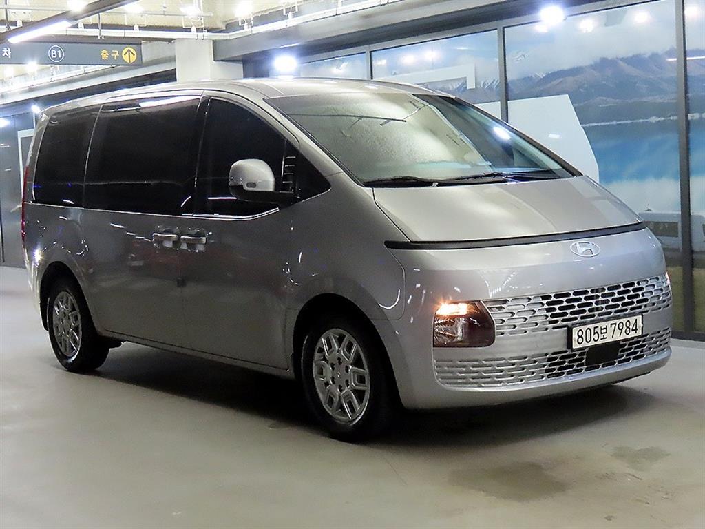 HYUNDAI Staria 2022 — Zona Franca Iquique
