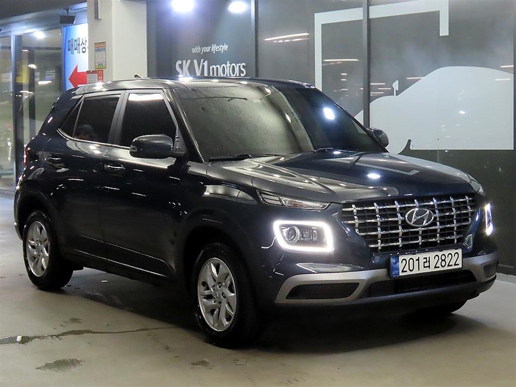 HYUNDAI Venue