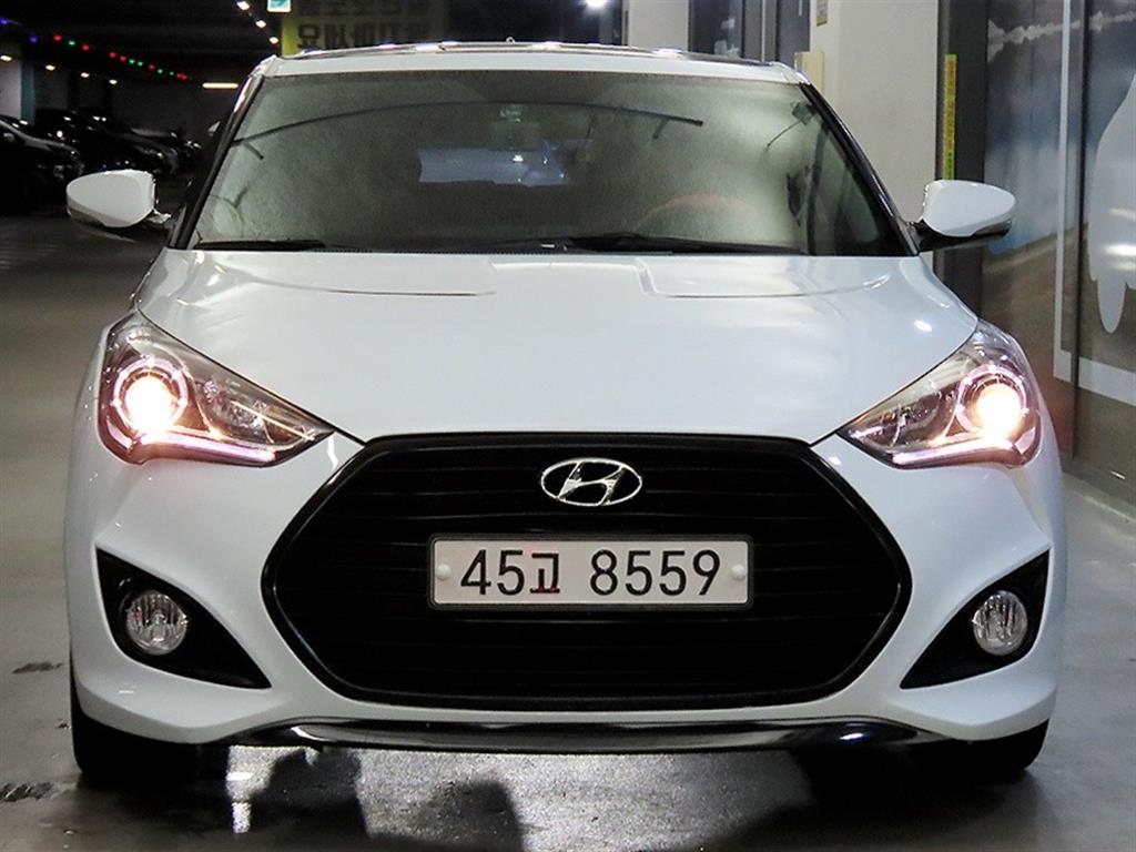 HYUNDAI Veloster