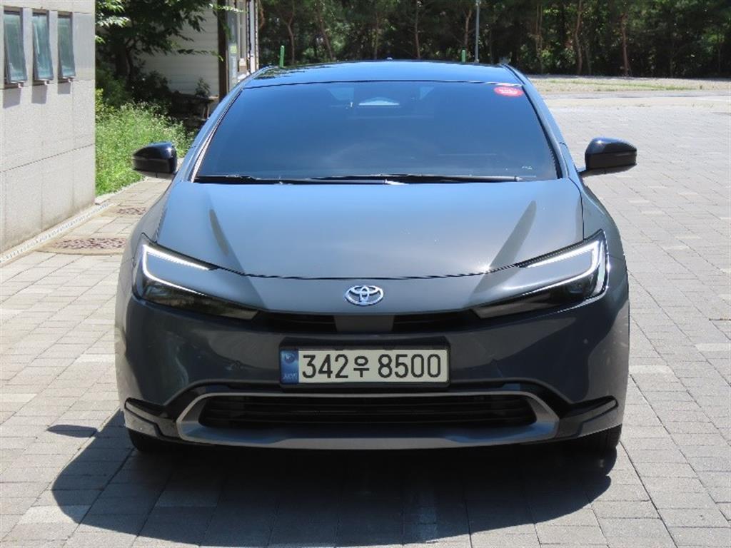 Toyota Prius 5th Generation 2.0 PHEV SE