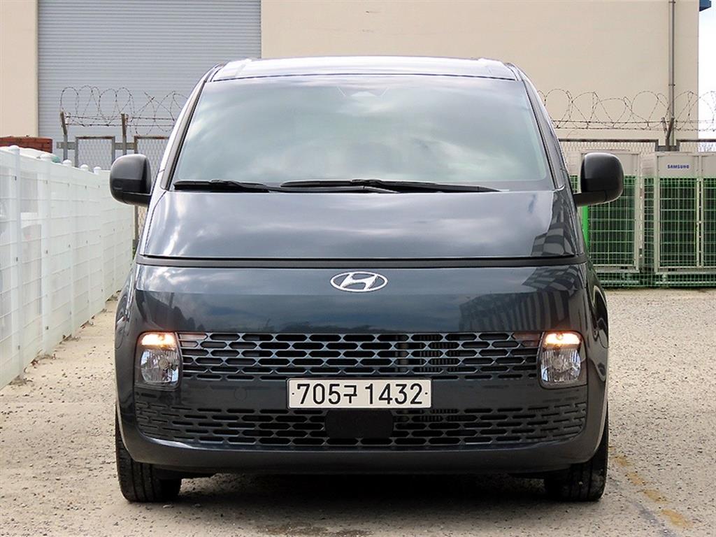 HYUNDAI Staria 2022 — Zona Franca Iquique