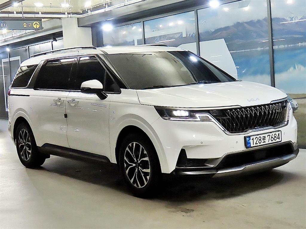 KIA Carnival 2023 — Zona Franca Iquique
