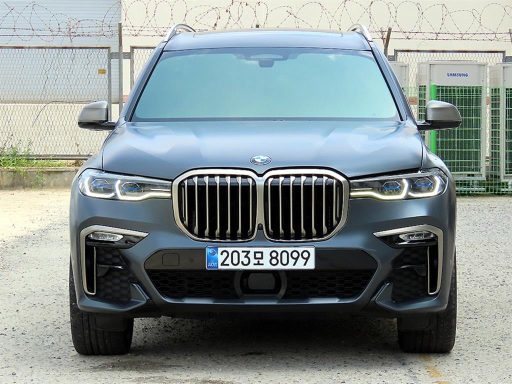BMW X7