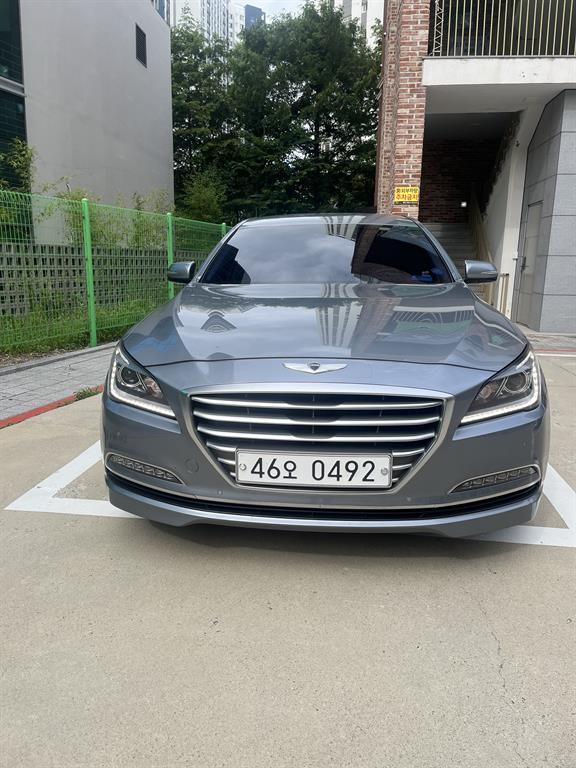 HYUNDAI Genesis