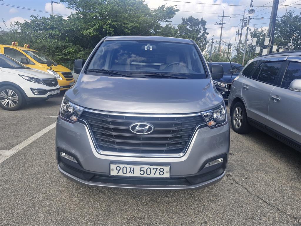 HYUNDAI Starex 2020