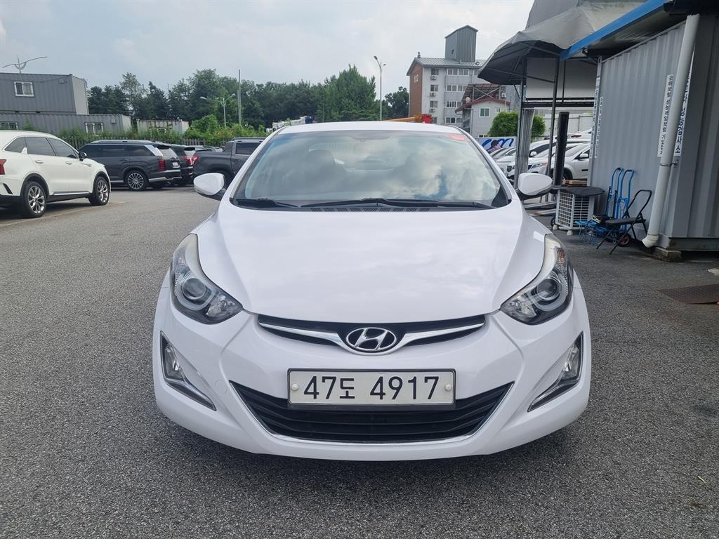 HYUNDAI Avante 2013 — Zona Franca Iquique