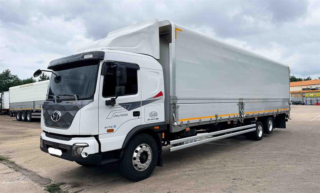 medium and large cargo truck 2023 — Zona Franca Iquique