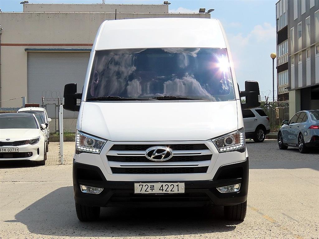 HYUNDAI Solati