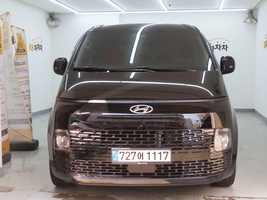 HYUNDAI Staria 2024 — Zona Franca Iquique