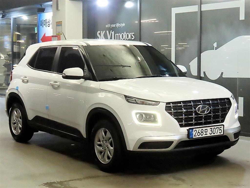 HYUNDAI Venue