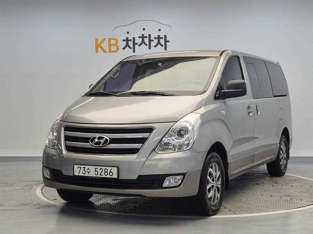 HYUNDAI Starex 2015