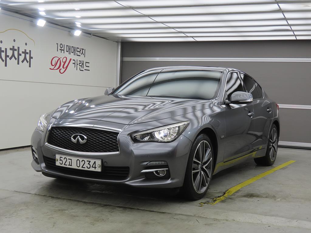 Infiniti Q