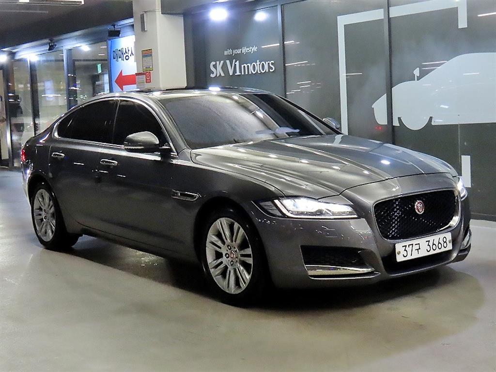 Jaguar XF