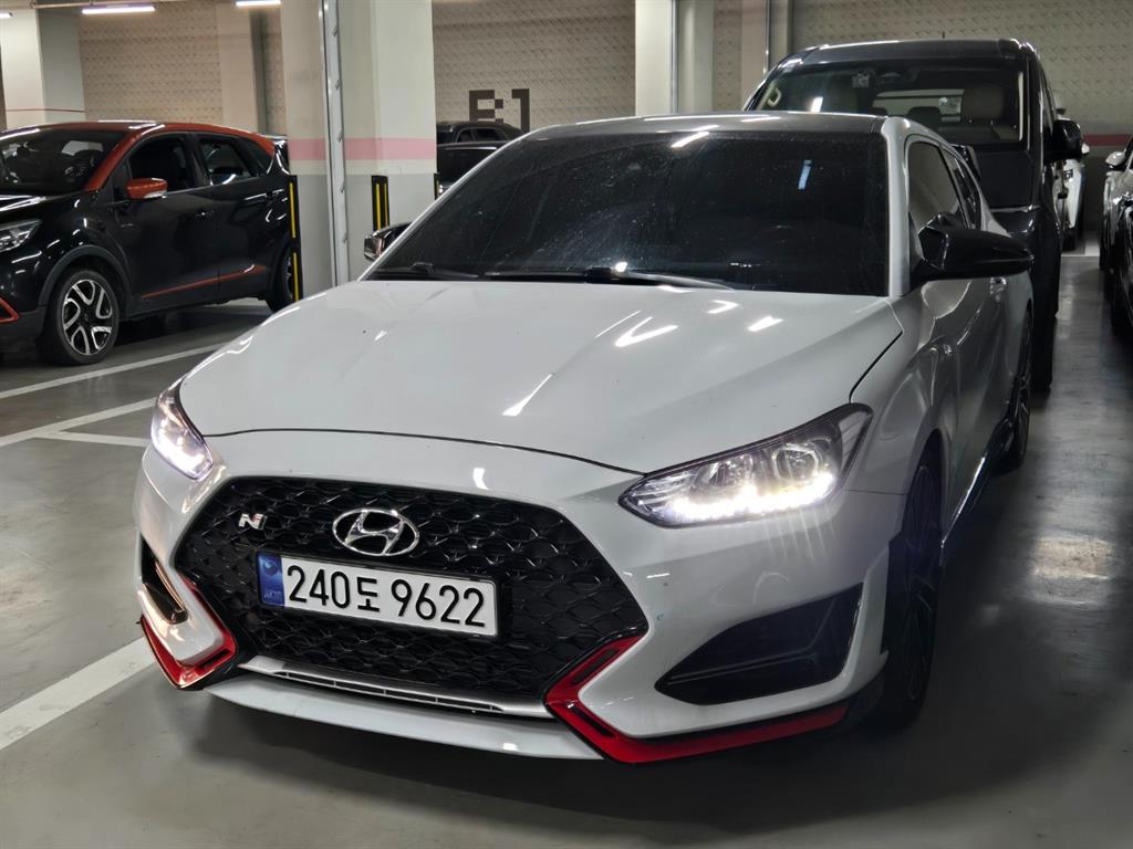 HYUNDAI Veloster