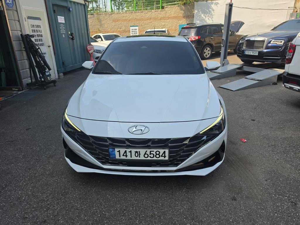 HYUNDAI Avante