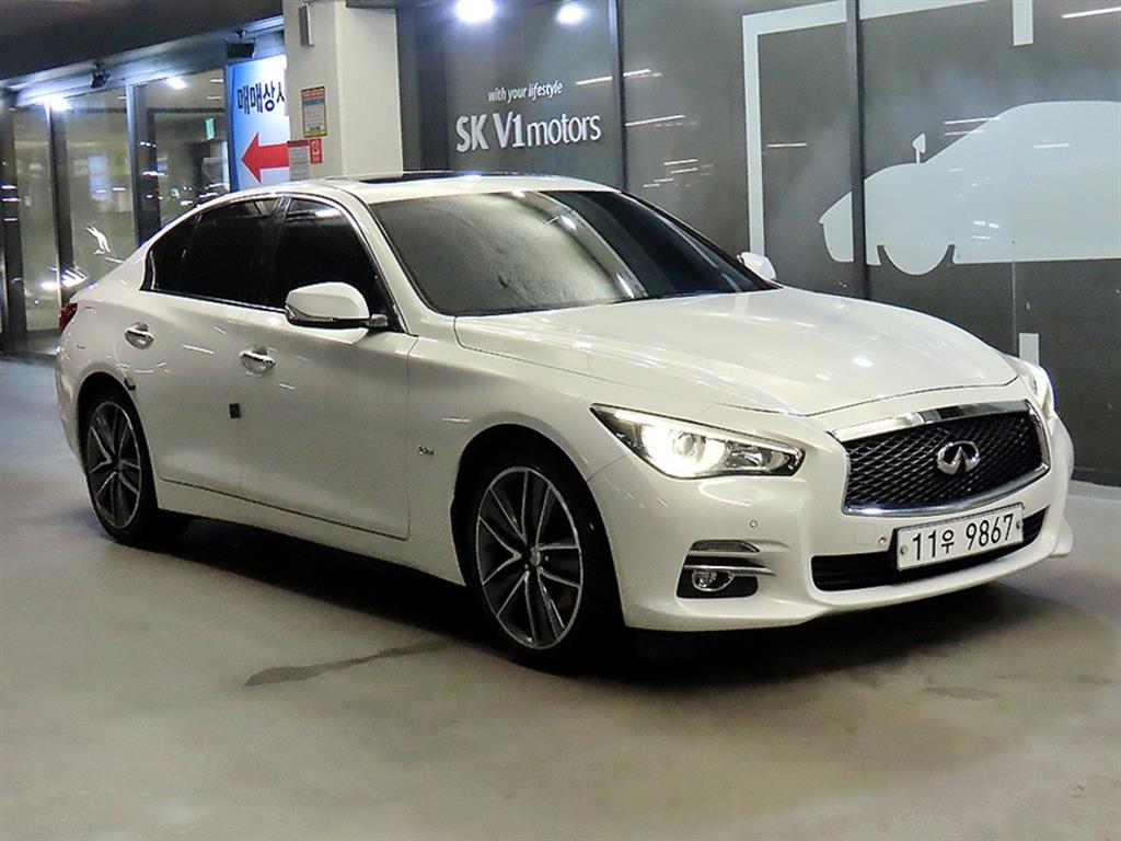 Infiniti Q