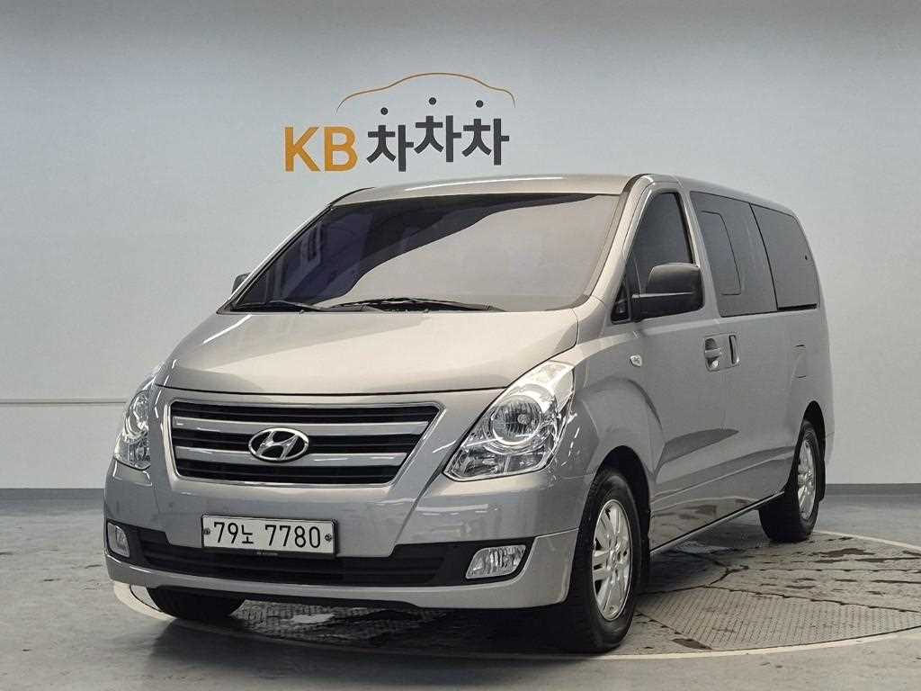 HYUNDAI Starex 2016