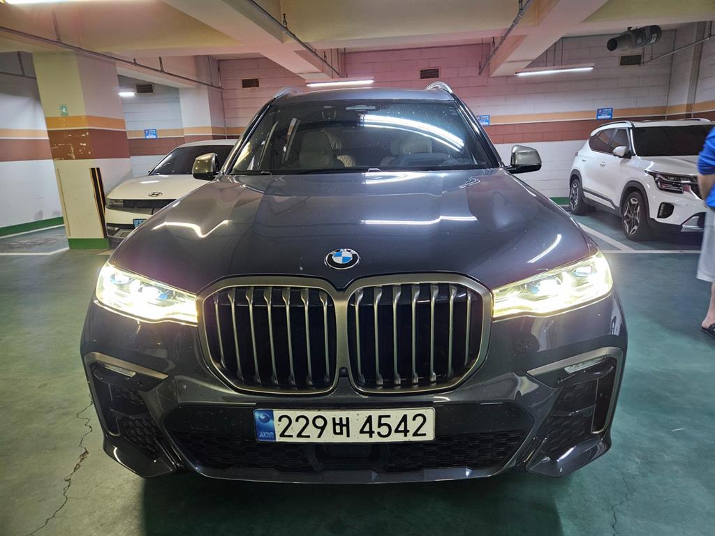 BMW X7